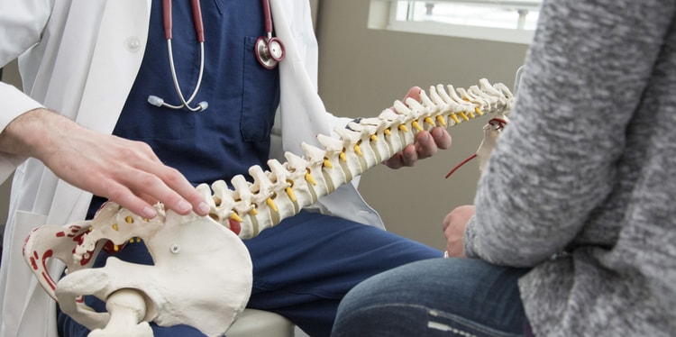 Is a Chiropractor or Orthopedist the Best Choice for You?