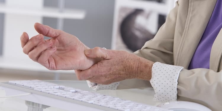 How is Carpal Tunnel Syndrome Treated?