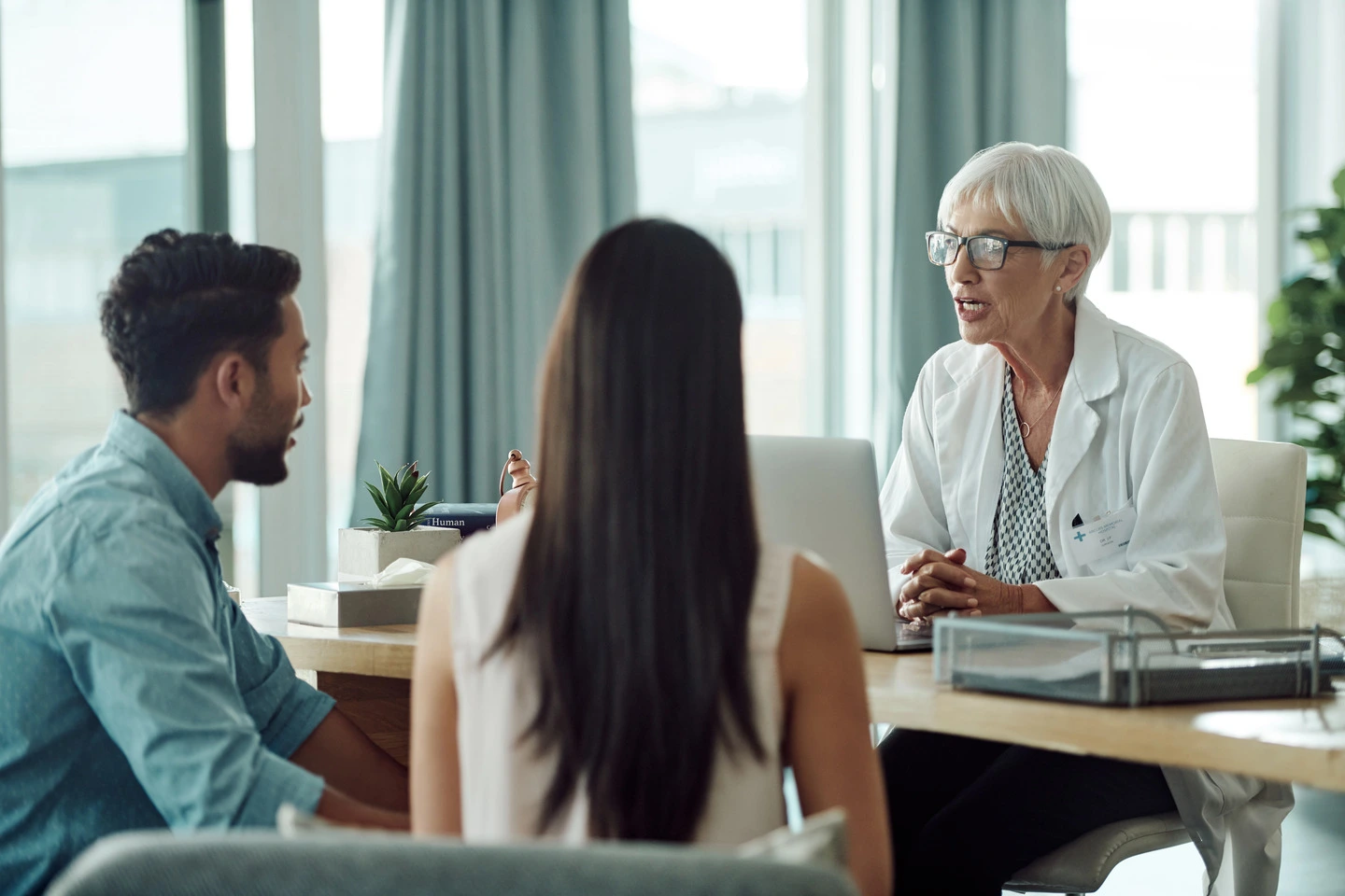 doctor explaining the situation to patients