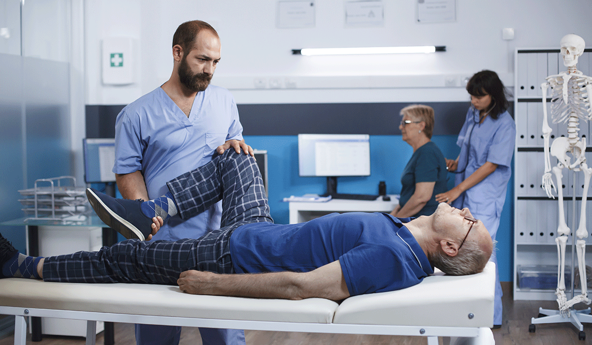 How a Chiropractor Evaluates Movement Patterns Before Treating Pain