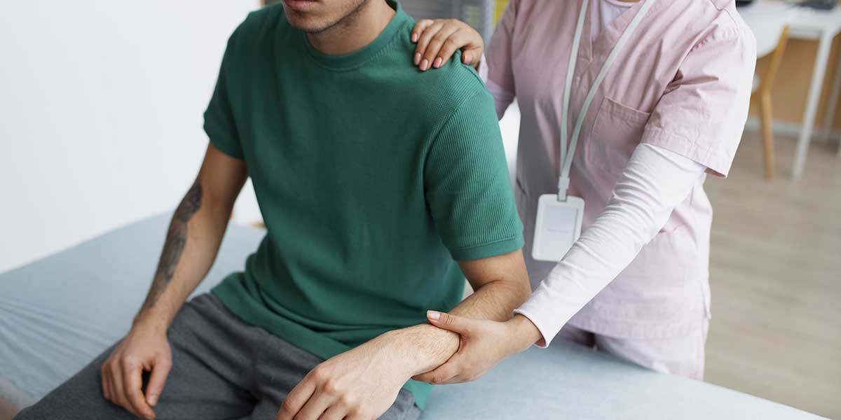 can chiropractor help with rotator cuff injury